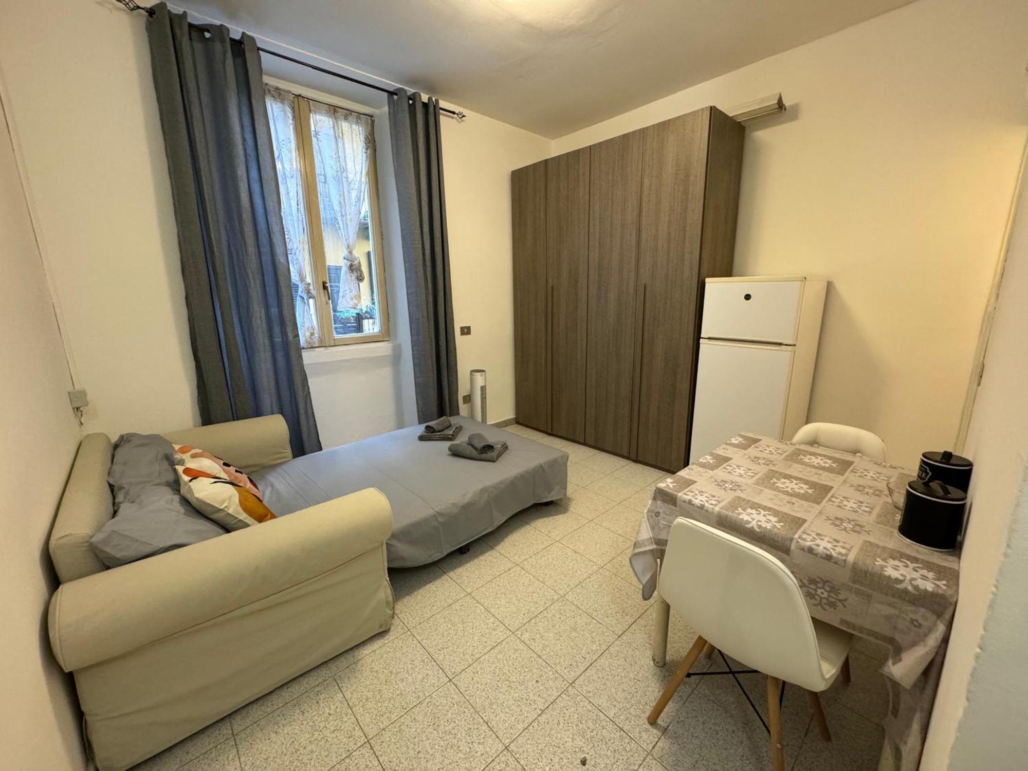 Cozy Tiny Apartment In Милано Екстериор снимка